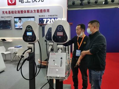 深圳充电桩展科技亮点 电王快充分布式交流充电桩引领智能闪充新纪元